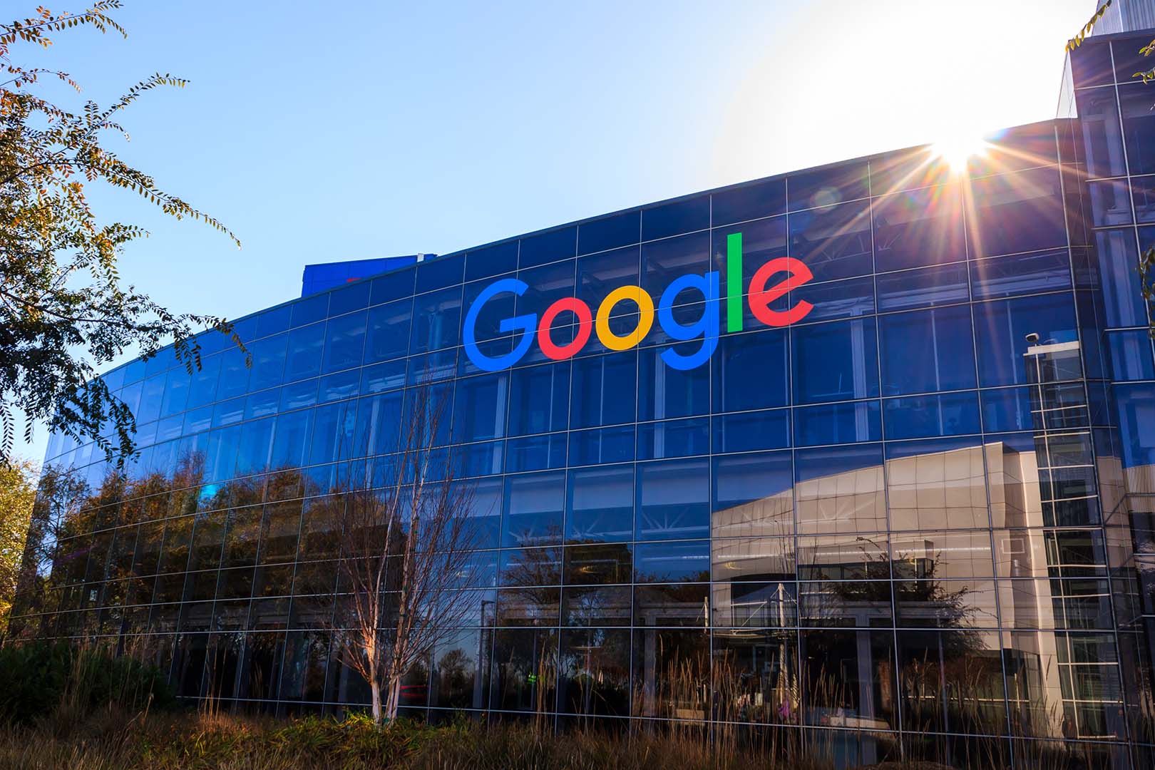 Google recibe sanción de US$98.000 millones por parte de un tribunal ruso2 min read