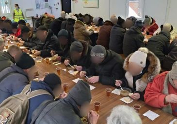 El comedor comunitario del UCKG “Kitchen Soup” en Catford, Reino Unido satisface las necesidades de las personas
