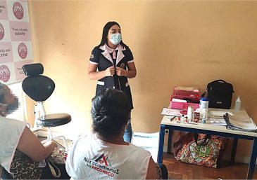 La Universal ayuda a más 120 personas en las afueras del Hospital 450 en Durango, México