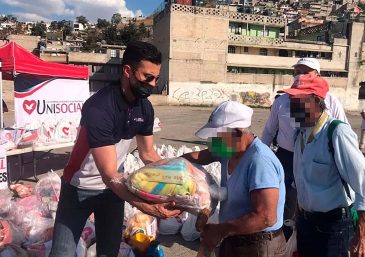 La Universal ayuda a más 120 personas en las afueras del Hospital 450 en Durango, México